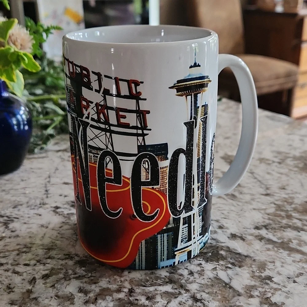 Americaware Mug made for the Spaceneedle 18 oz Full Size